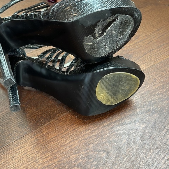 Guess Women’s Black Platform Sandals Size 8.5 - Picture 7 of 8